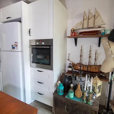 One Br Vacation W/garden In